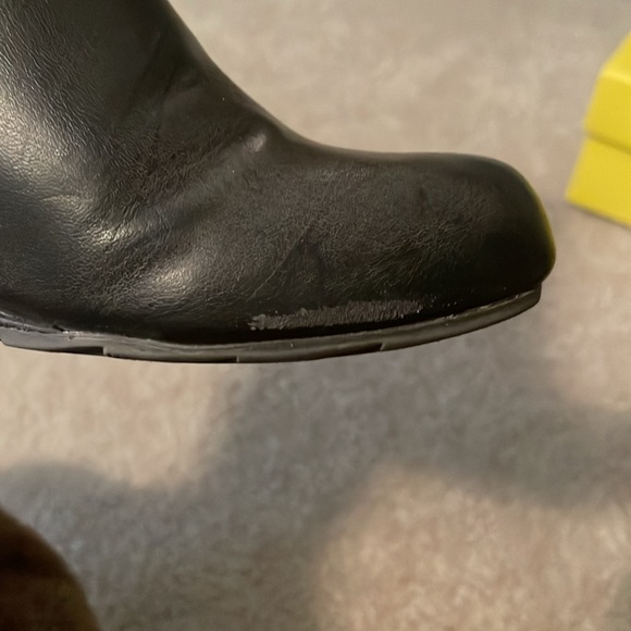 Cute Kenneth Cole Reaction Booties, size 9. - Picture 7 of 11